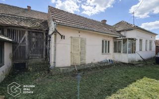 Casa cu doua corpuri de cladire, localitatea Chesint - Poză 4
