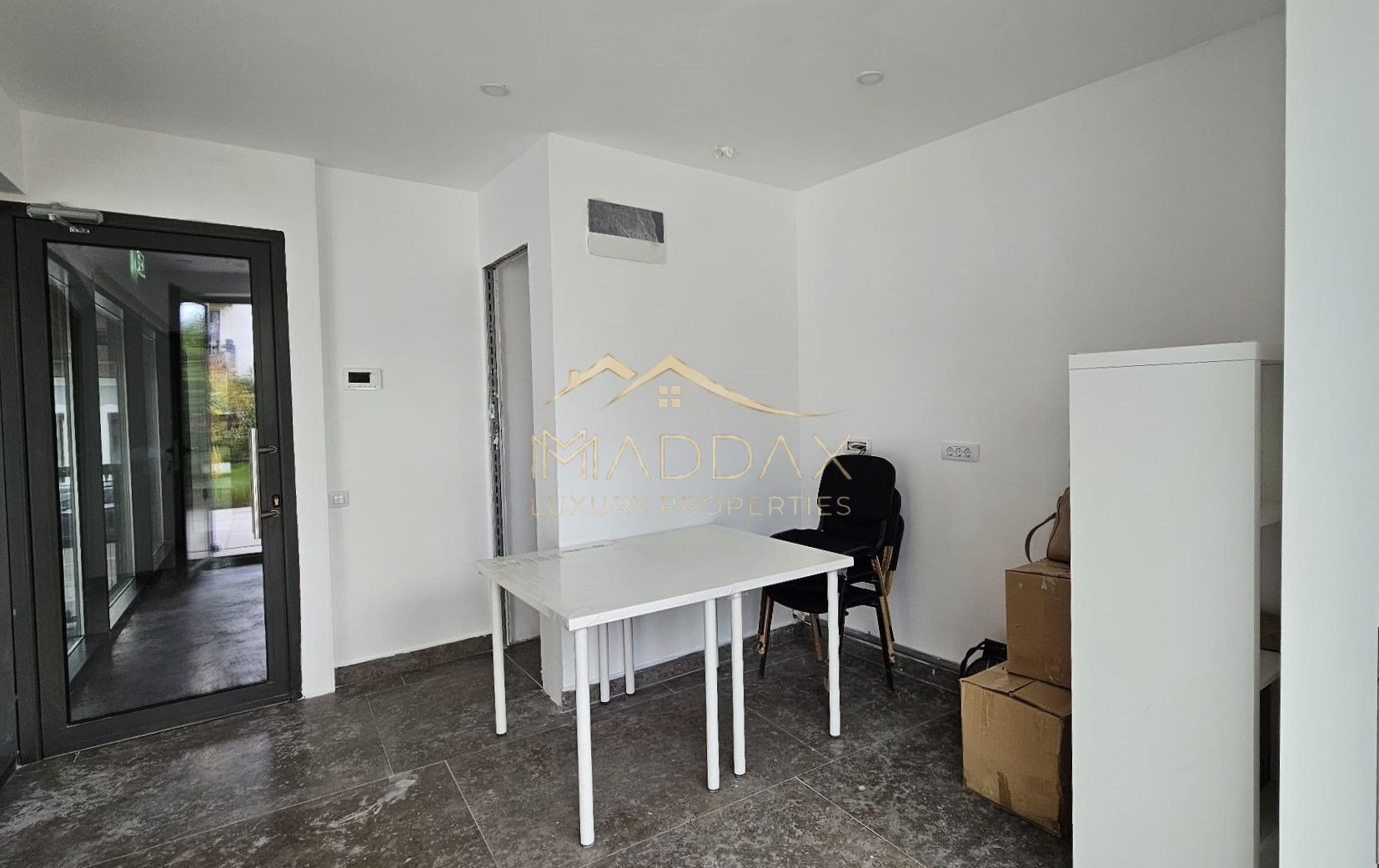 Spatiu comercial cu terasa***20mp***Dacia*** - Poză 4
