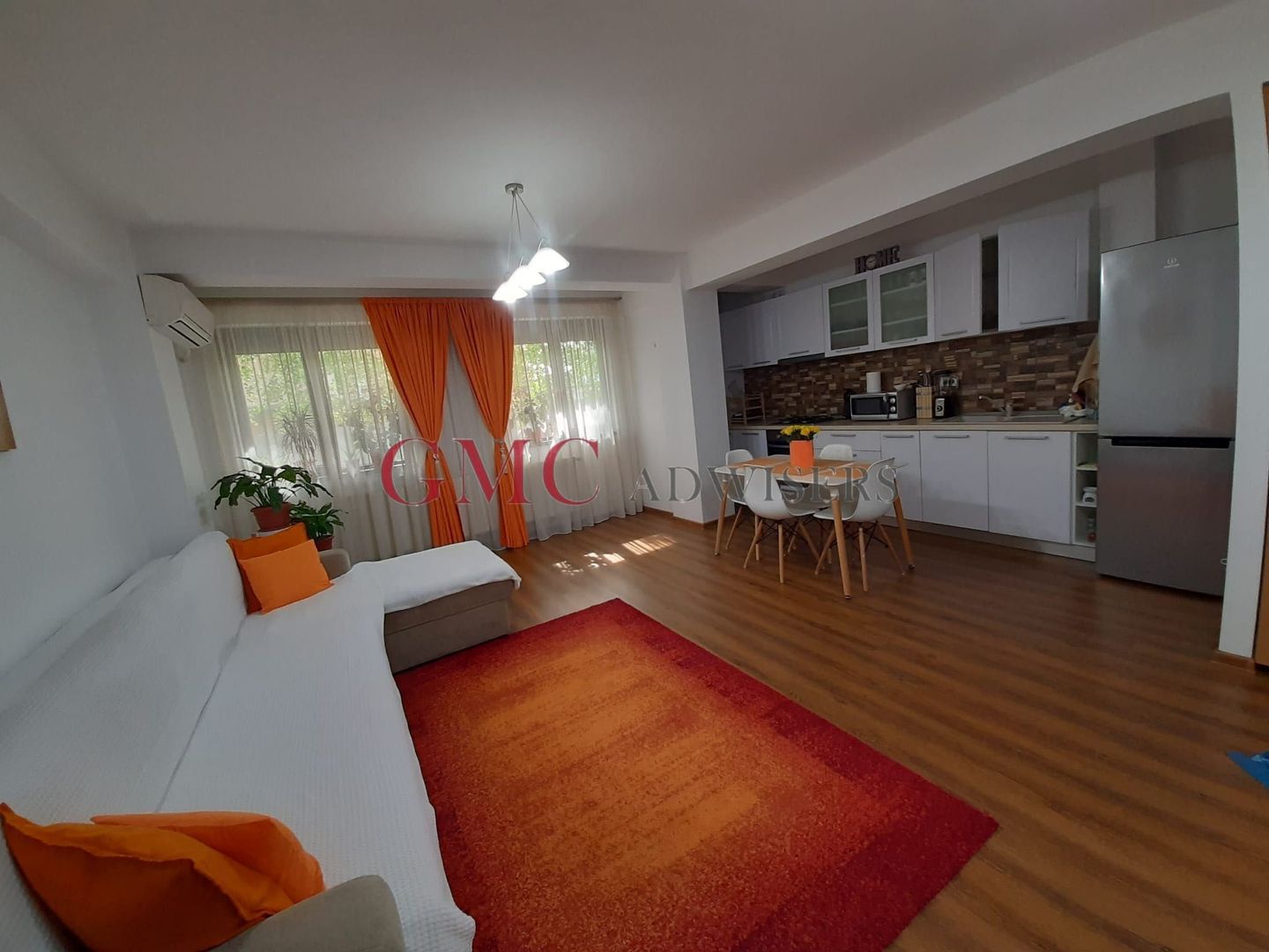 Apartament 2 camere+boxa+parcare Titan, 8 min.de metrou - Poză 1