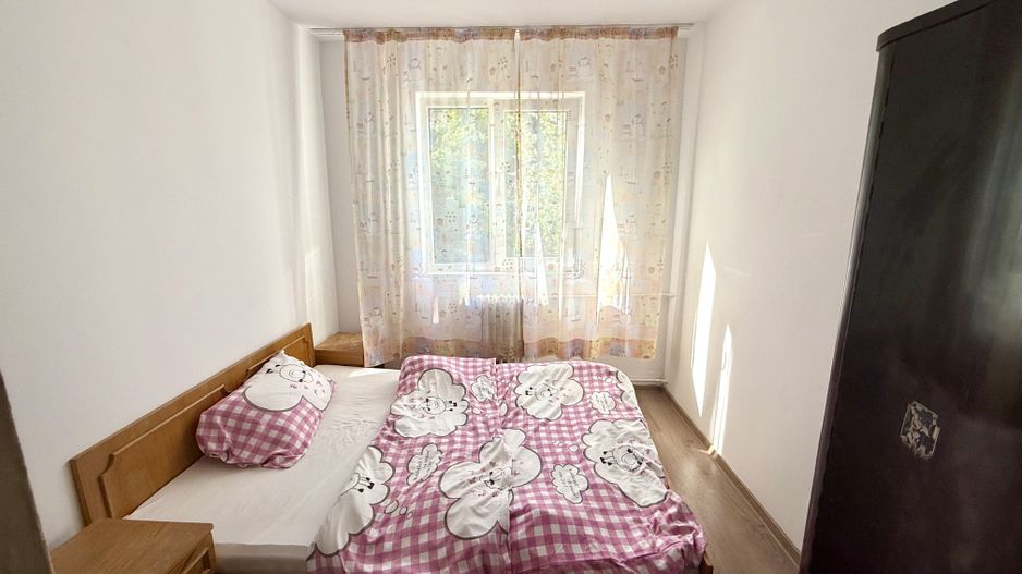 APARTAMENT 4 CAMERE - Poză 4