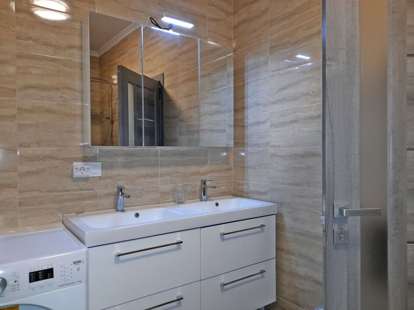 Vanzare 3 camere central, str. Tudor Vladimirescu - Ared, Oradea - Poză 17