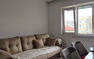Mic la întreținere, bun la randament: apartament în Orșova - Poză 30