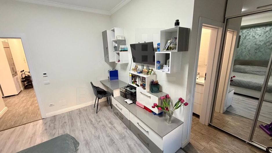Apartament decomandat deosebit 3 camere 2 bai bloc 2020 cu parcare - Poză 12