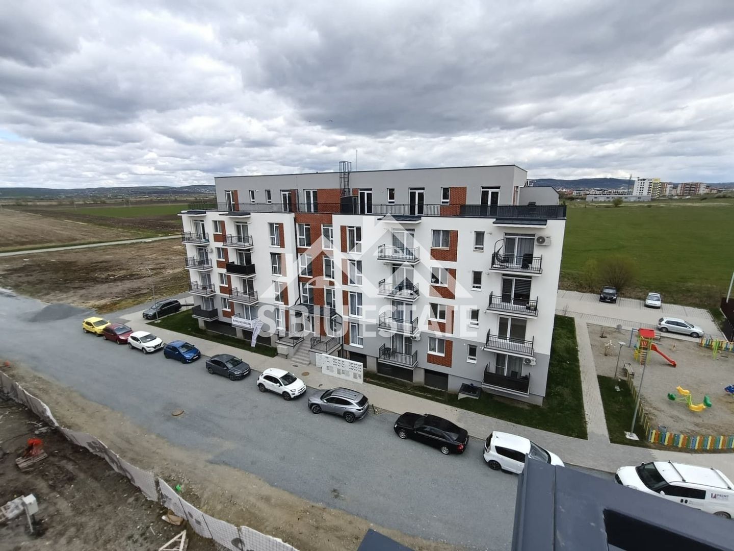 Apartament 3 camere –  Finisat la Cheie , Parcare Inclusă - Poză 9