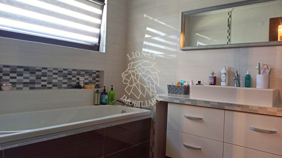 Casa 6 camere 220 mp-teren 1200 mp-curte amenajata-garaj-La Soare - Poză 6