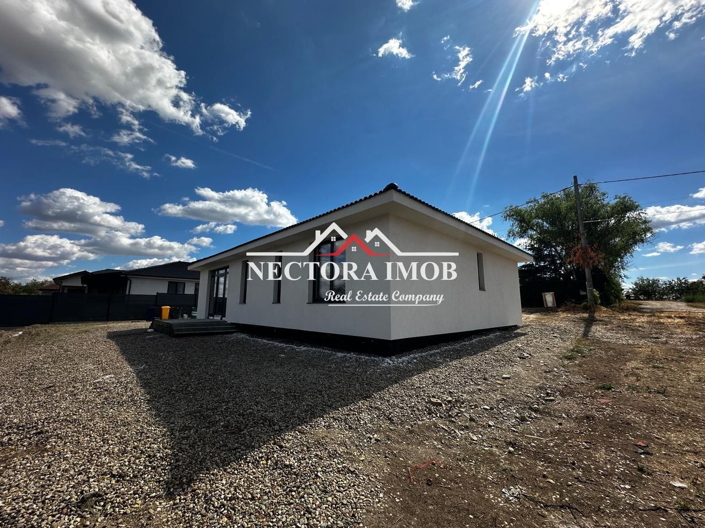 NECTORA IMOB-Casa 4 camere,2 bai,Zona Paleu,Toate Utilitatile, 572 mp - Poză 2