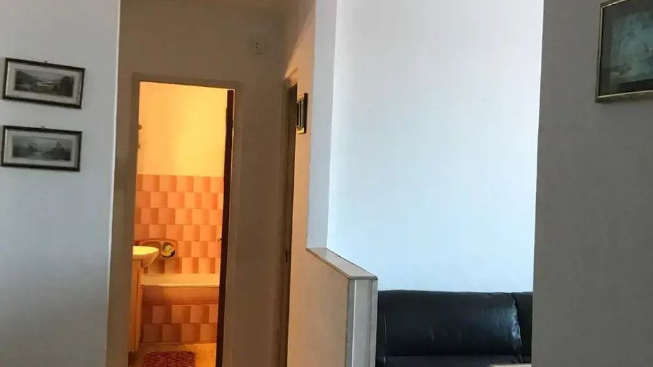 BRASADAS vinde ap 3 cam etaj 3/4 Carpati. - Poză 3