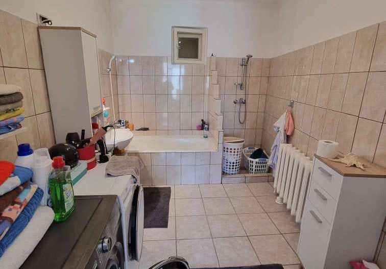 Vand casa cu etaj in zona Titulescu - Poză 4