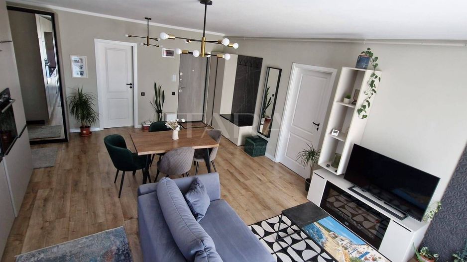 Apartament cu 3 camere, curte, terasă și parcare, zona Teilor. - Poză 2