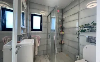 Duplex elegant cu 5 camere, 2 bai, curte in Cristian - Poză 21