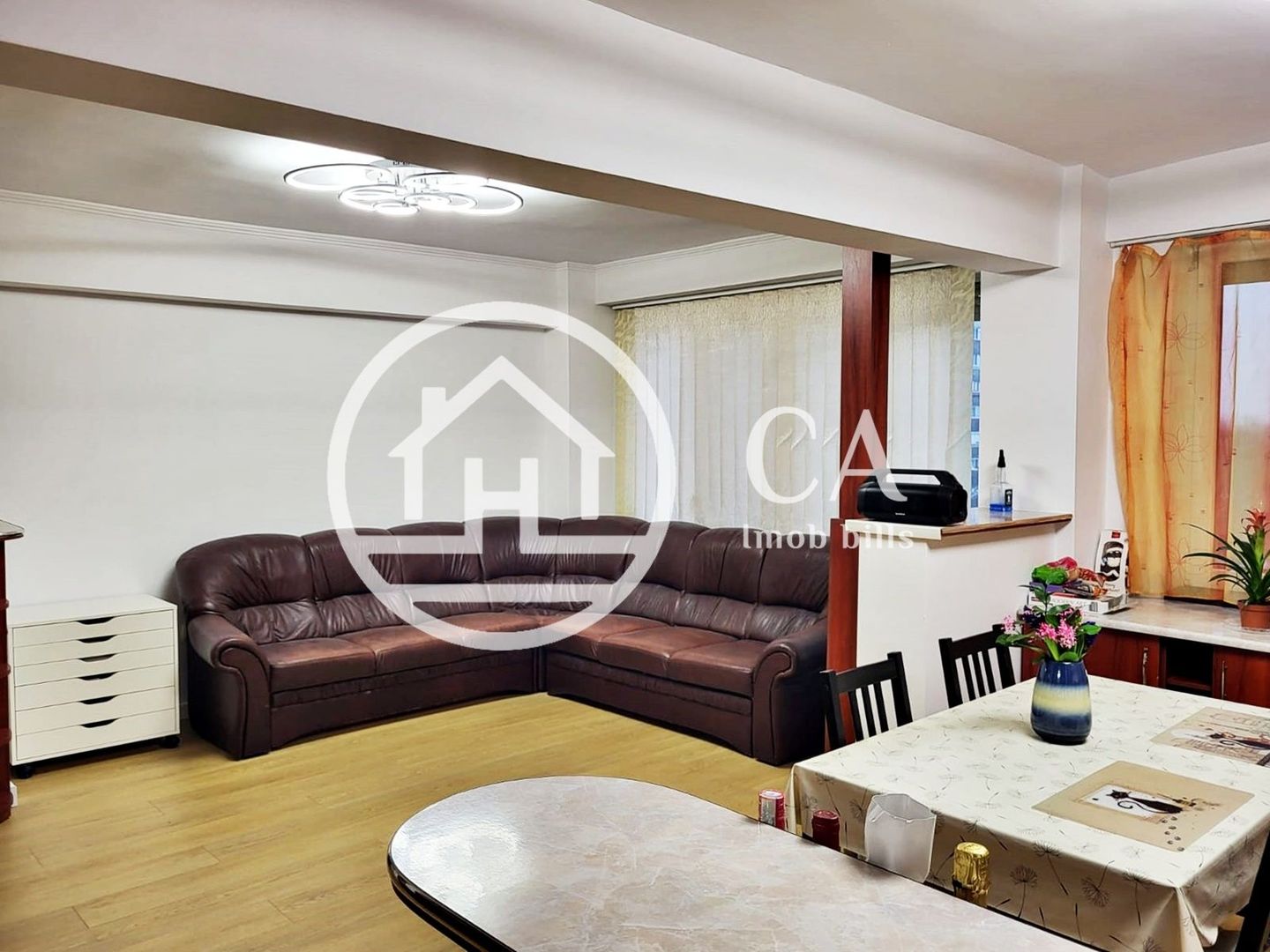 Apartament cu 3 camere ( modificat din 4 ) - Zona Rogerius - Poză 2