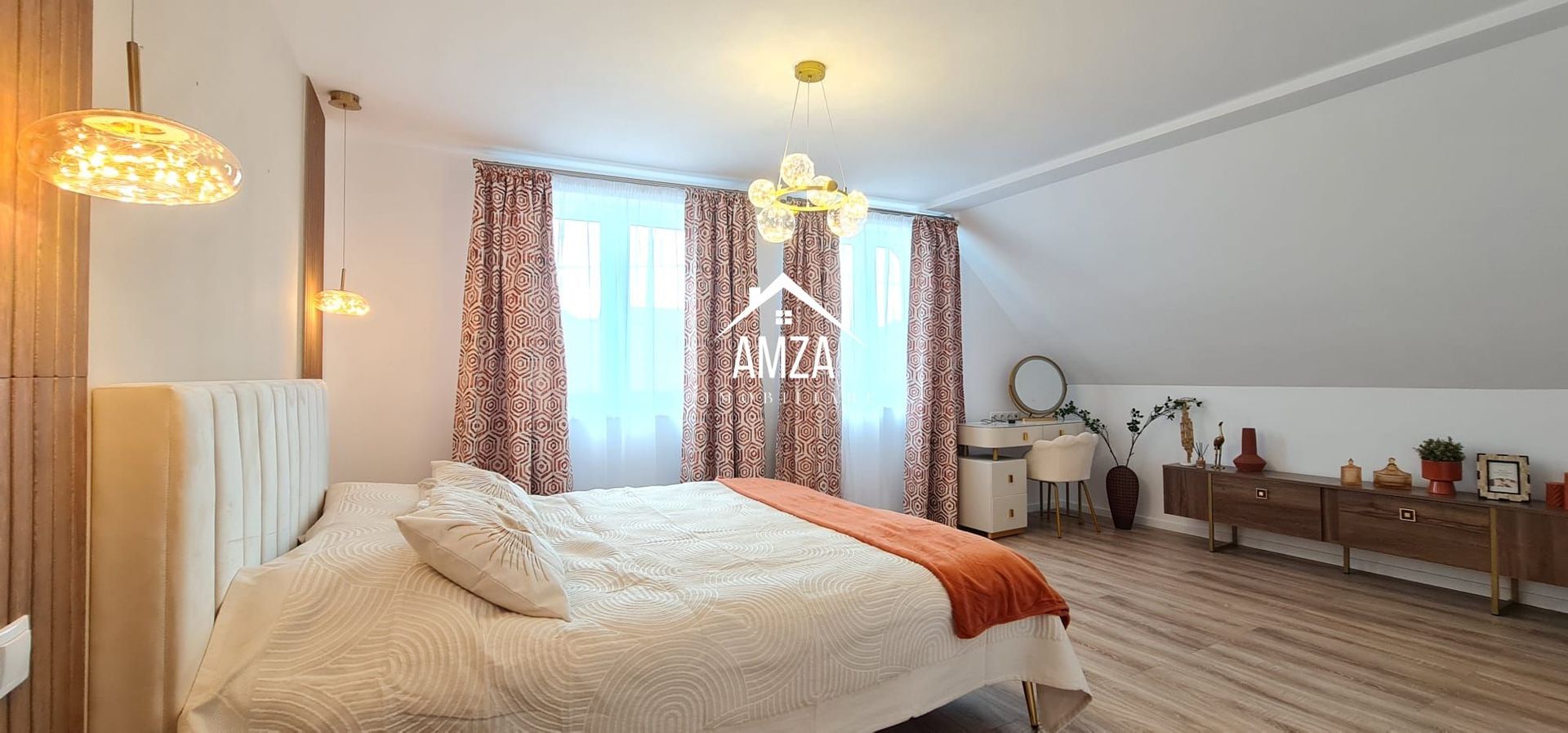 Vila spațioasă și elegantă de vânzare la intrarea în cartierul Turnișo - Poză 15
