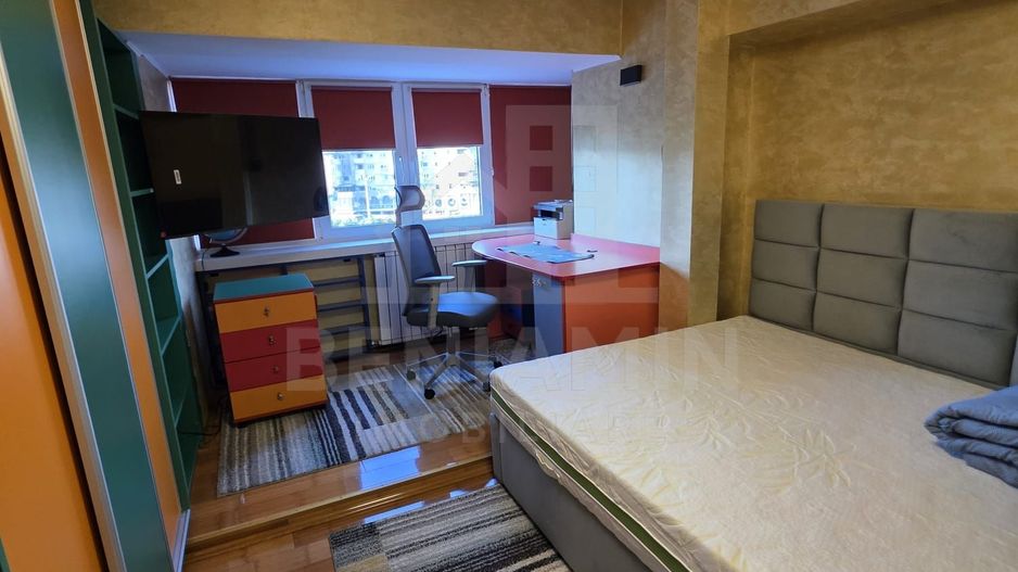 4 camere - etaj 1 - 94mp -mobilat-utilat- centrala - parcare - Teatru - Poză 7