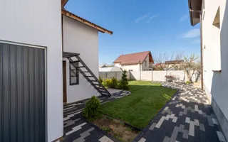 Vila in Tunari cu garaj si spatii de depozitare - Poză 28