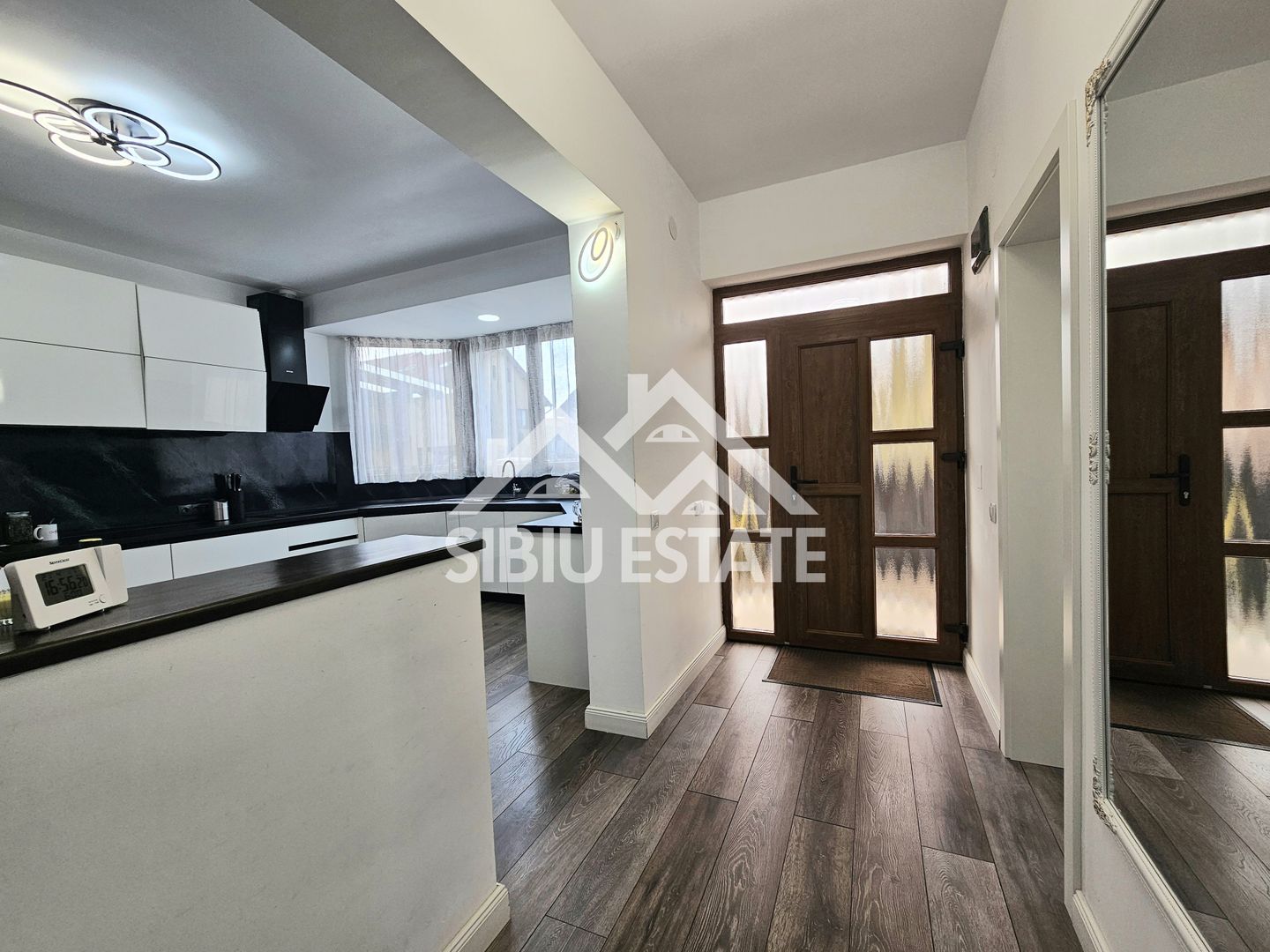 Casa 4 camere Sibiu dotari bune, pivnita, terasa - Poză 6