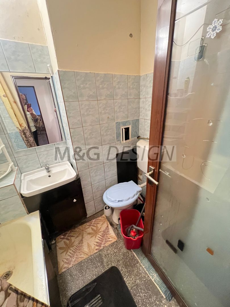 1 camera decomandat etaj 3 zona Buziasului - Poză 6
