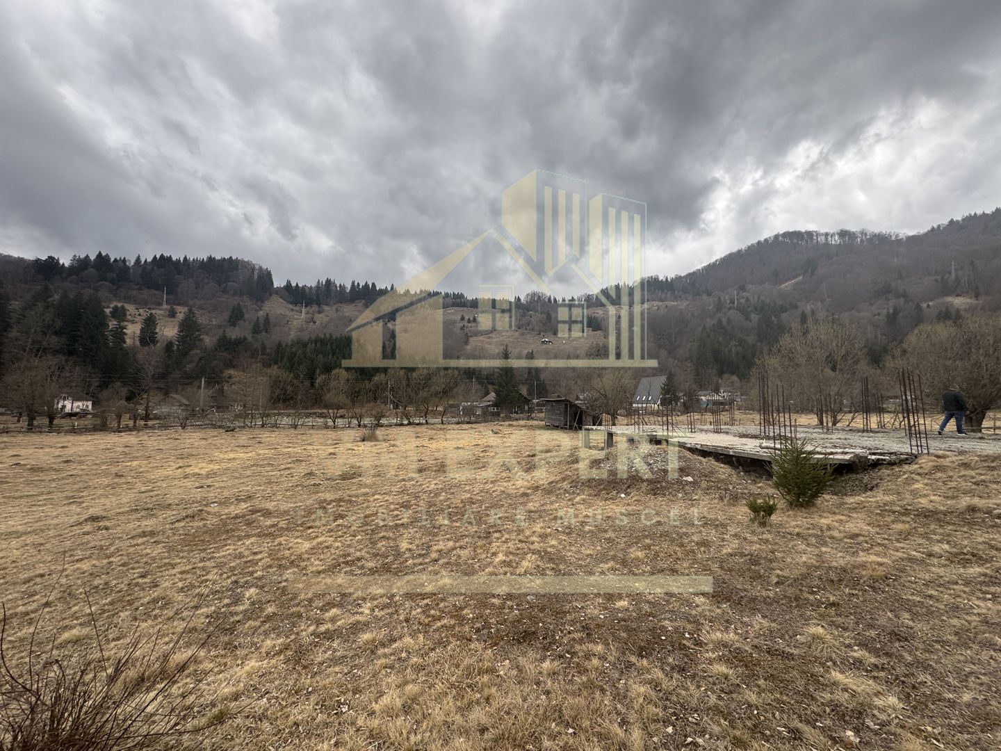 TEREN INTRAVILAN 500 MP SĂTIC- RUCĂR - Poză 6