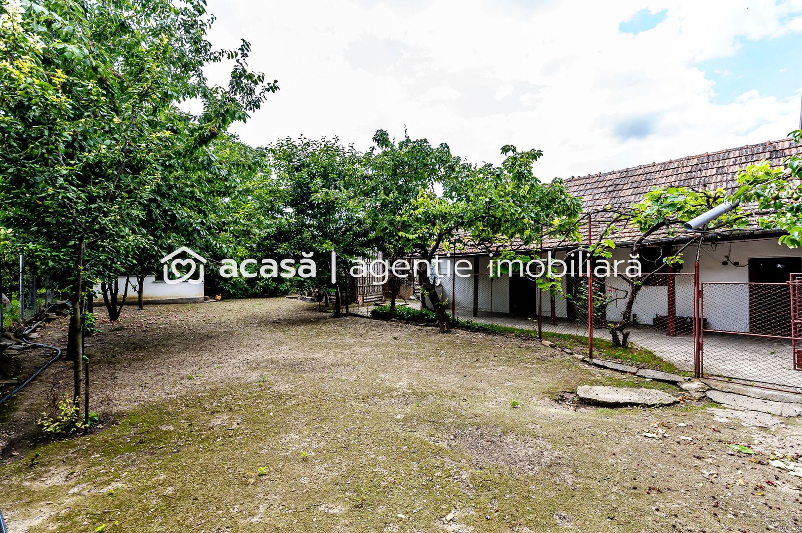 Casă cu 3 camere Peregul Mic - Poză 4