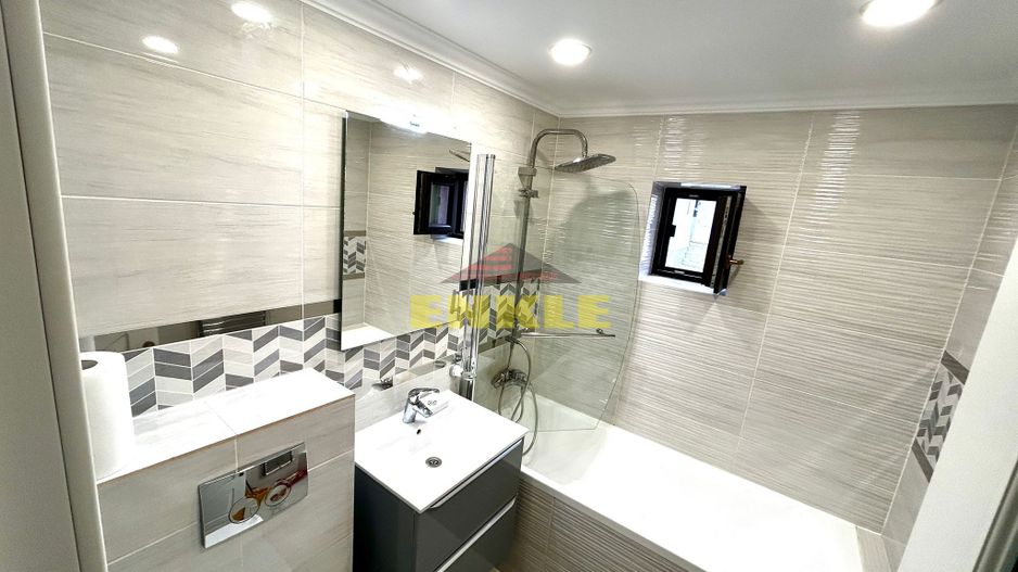 De vanzare apartament cu 3 camere, zona Piata Mare. - Poză 11