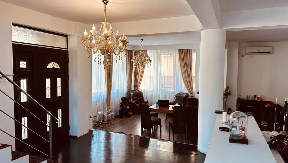 Metrou Brancoveanu, vila D+P+etaj+Mansarda, 11 camere - Poză 3