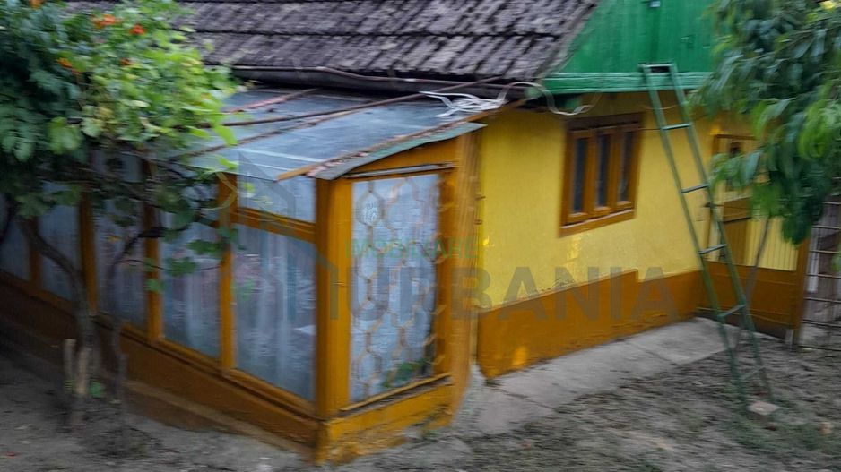 Gospodărie țărănească de vânzare în Cozia, jud. Iași - 2 clădiri, anexe și teren 6.700 mp - Poză 2
