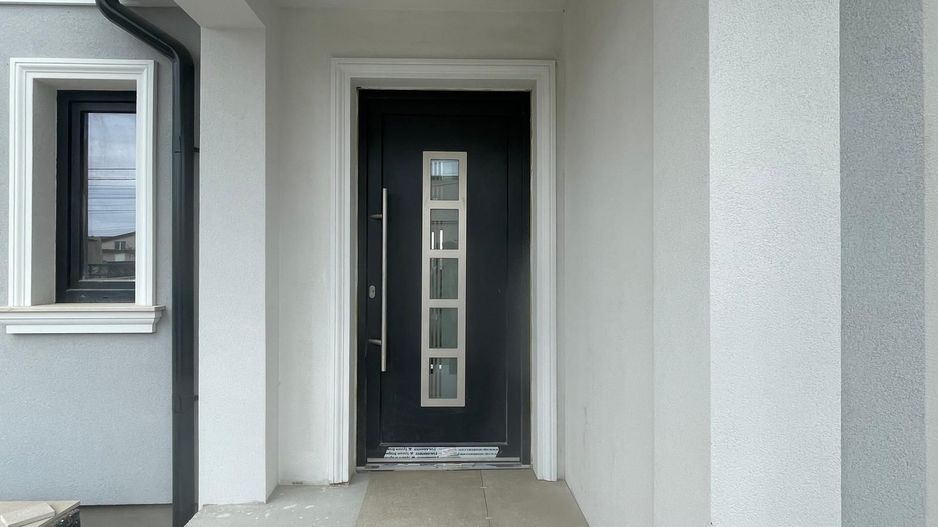 Duplex-4 dormitoare- despartit prin garaj -SUPER POZITIE - Poză 19