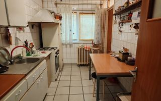 Apartament 2 camere, Sector 4, Resita/Luica, decomandat, spatios - Poză 5
