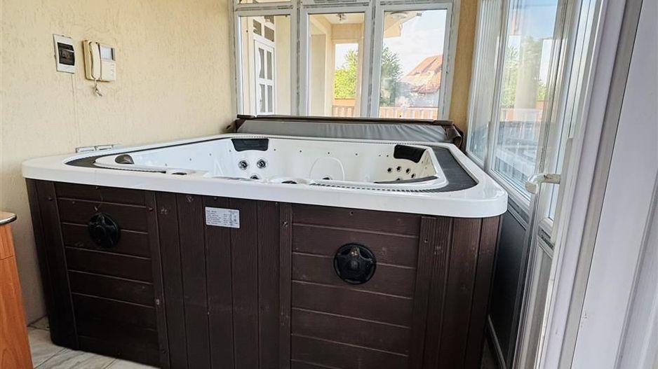 VILA CU 14 CAMERE SI 3405 MP TEREN IN SANMARTIN - Poză 26