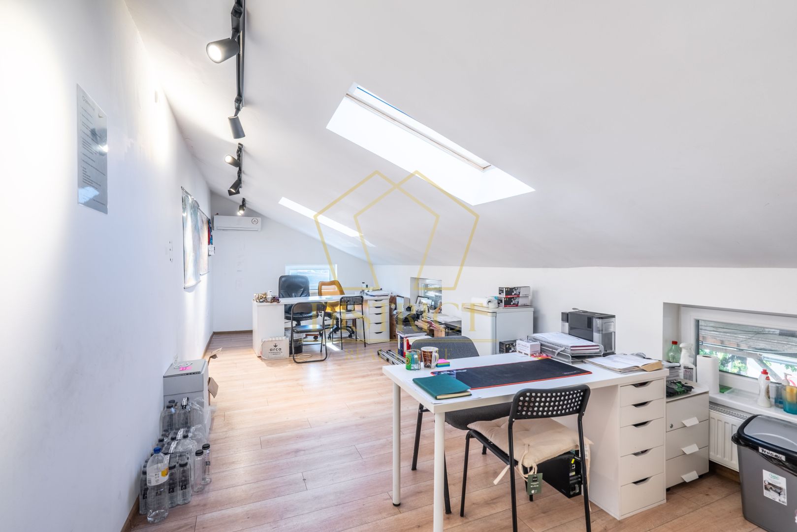 COM 0% Spatiu de birouri, curte interioară | Mehala - Poză 1