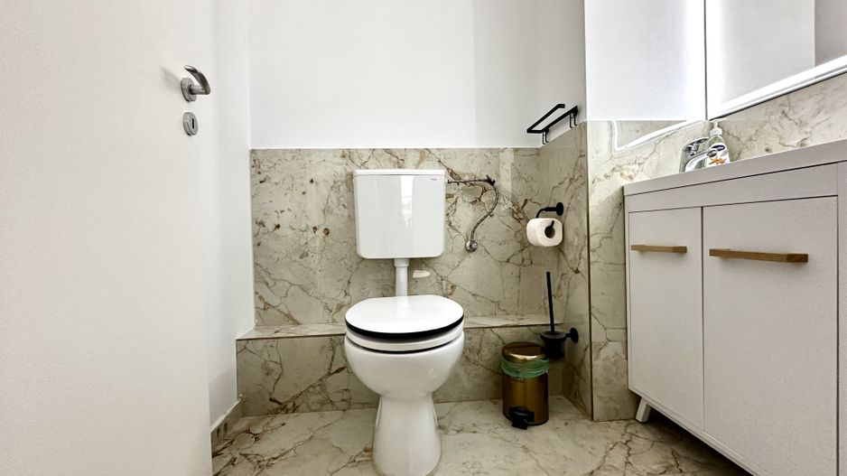 De vanzare SAD, amenajat modern, parter, zona Centrala-City of Mara - Poză 8