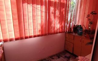 Apartament 3 camere, semidecomandat, Podu Roș – 5 minute de Palas. Liber imediat. - Poză 8