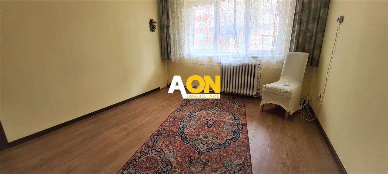 De vanzare apartament 2 camere zona Cetate - Poză 2