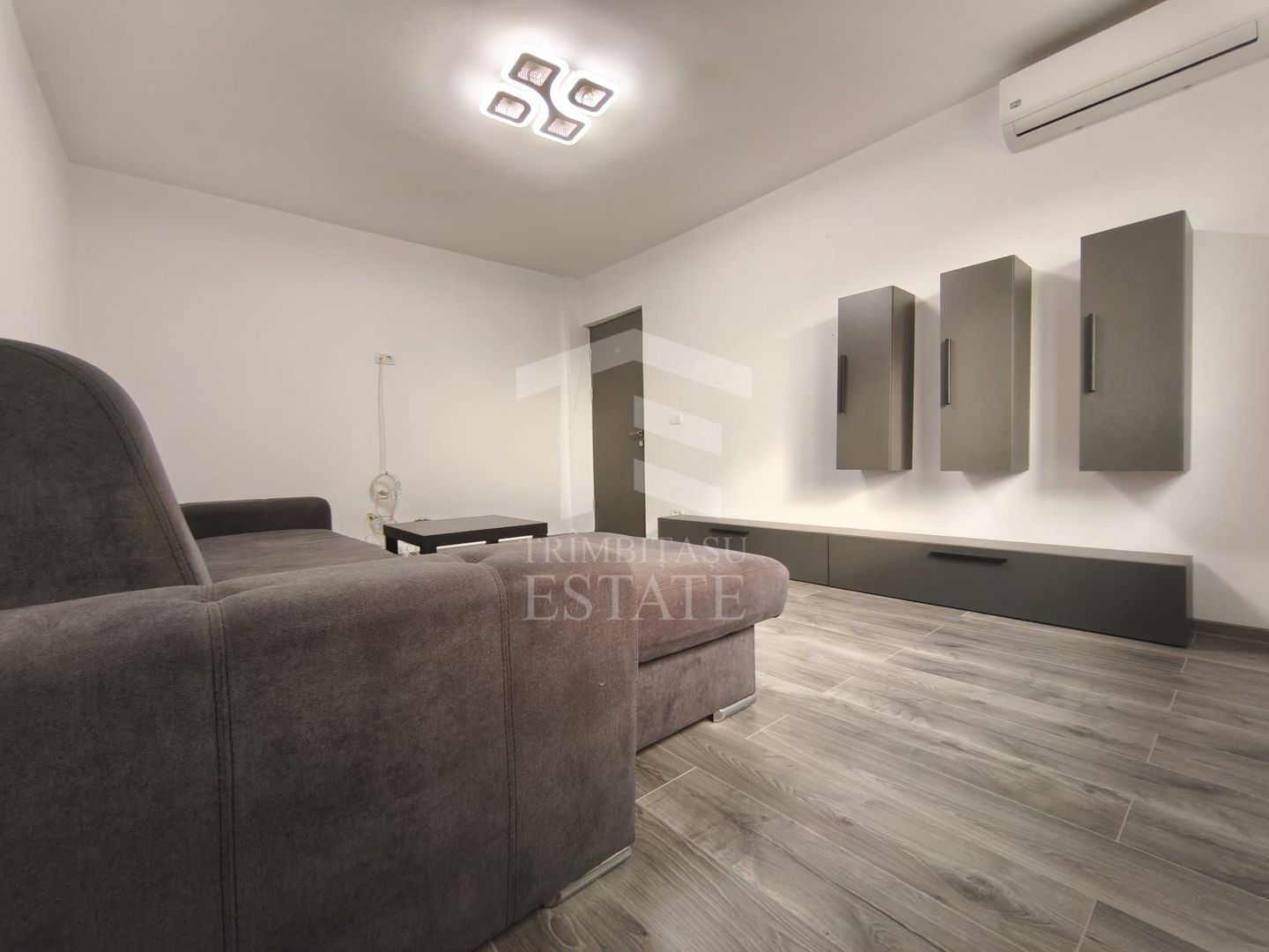 Apartament | 3 camere | Renovat complet | Mangalia - Poză 3
