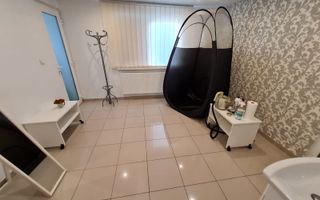 Casă cu teren generos pretabila pentru afacere - Poză 18