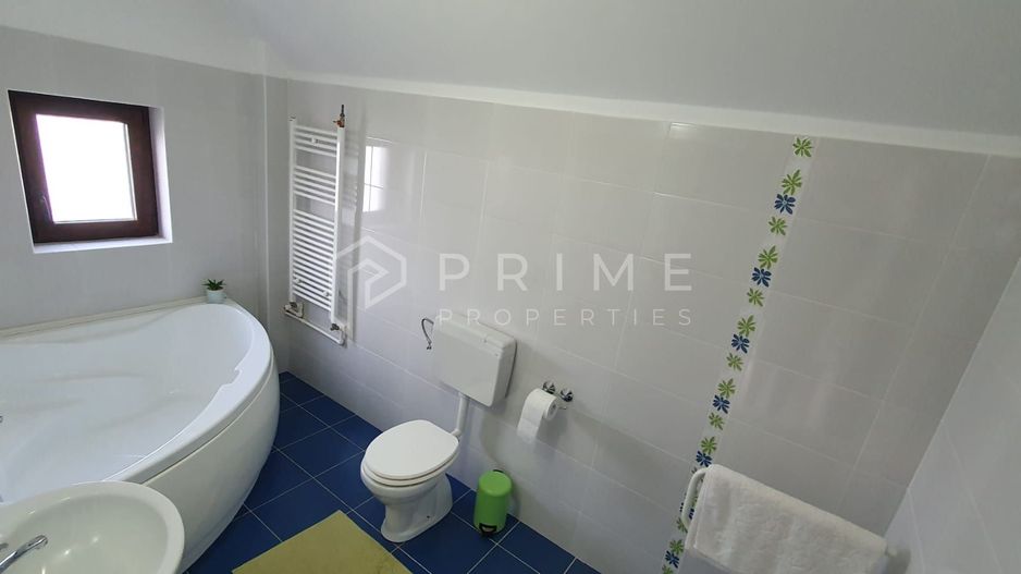 Casă individuală elegantă – Corunca, curte spațioasă - Poză 8