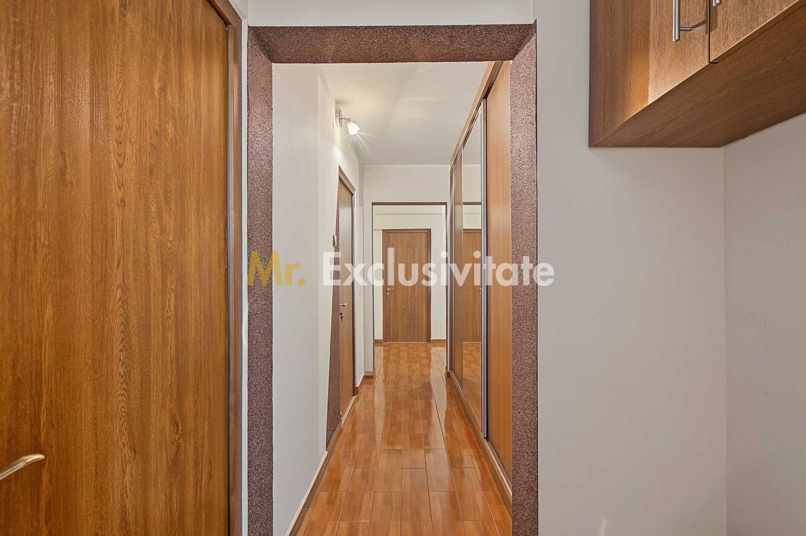 Apartament cu 3 camere decomandat etaj intermediar - Poză 12