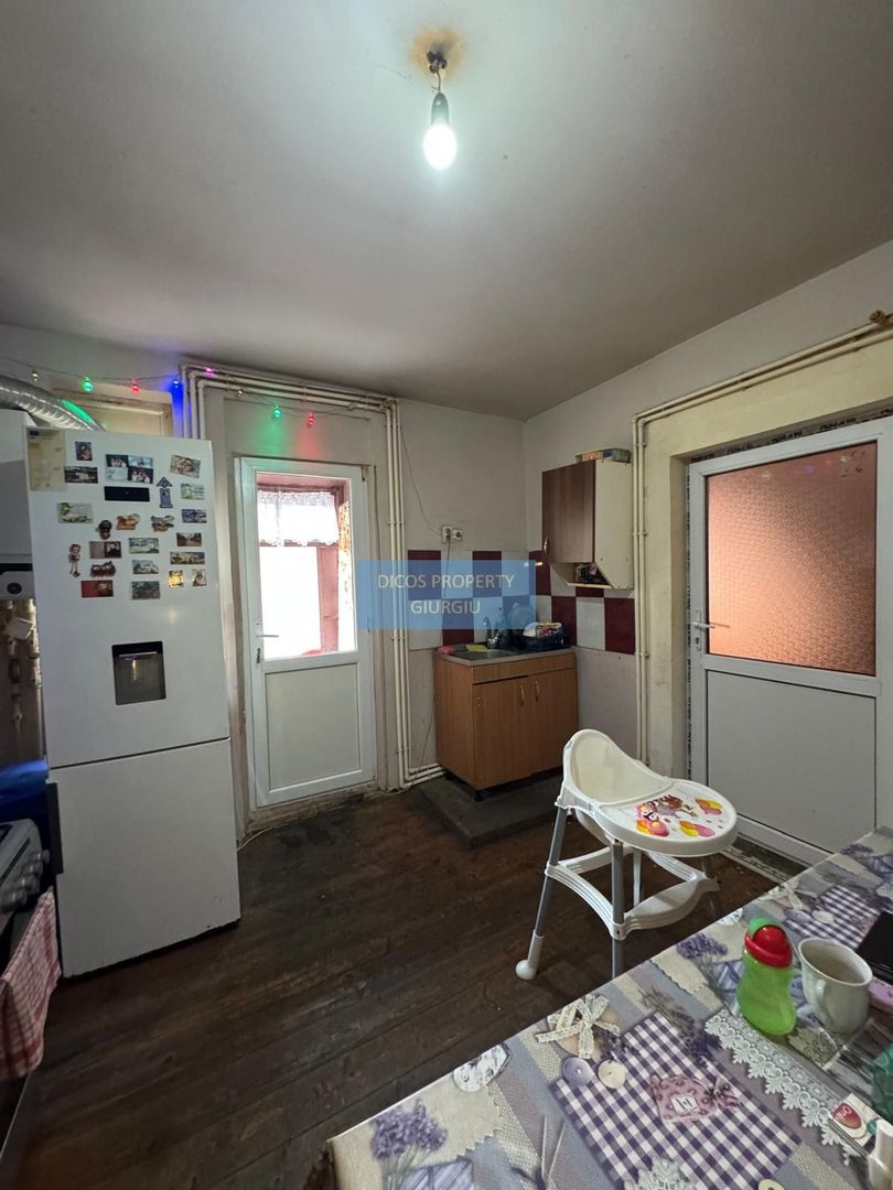 Casă cu teren și anexe – str. Mihai Eminescu - Poză 4