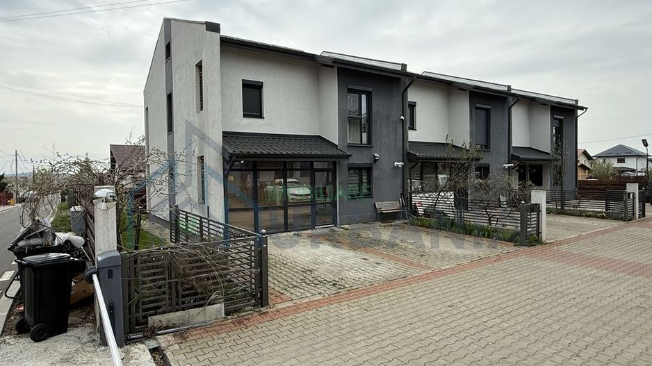 Triplex de vânzare în Valea Lupului - 106 mp utili, mobilat și utilat - Poză 1