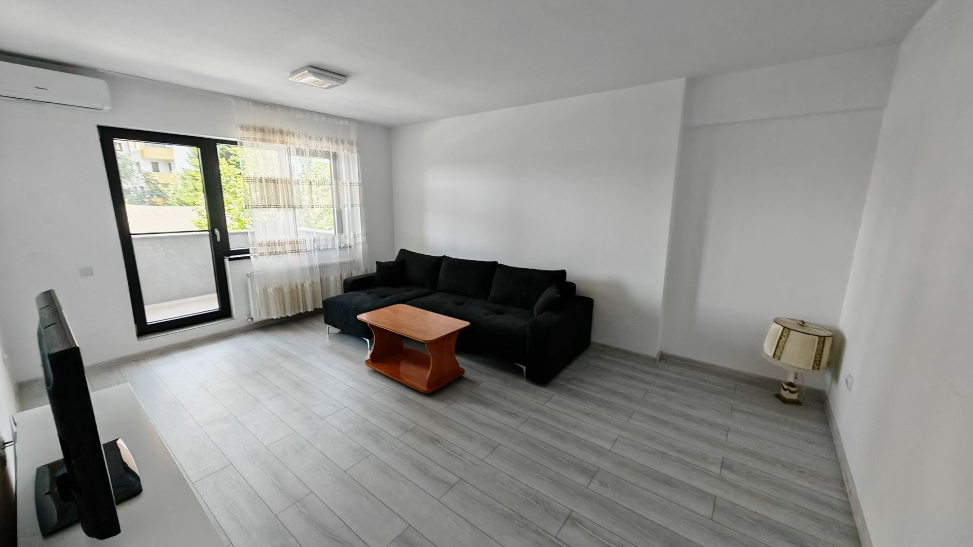 2 Camere, BUCATARIE INCHISA, balcon, mobilat/utilat, 5 minute Metrou, bloc nou - Poză 1