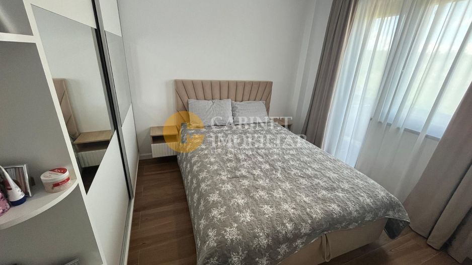 2 CAMERE DECOMANDAT--MOBILAT+UTILAT--VEDERE LA LAC--REDIU - Poză 3