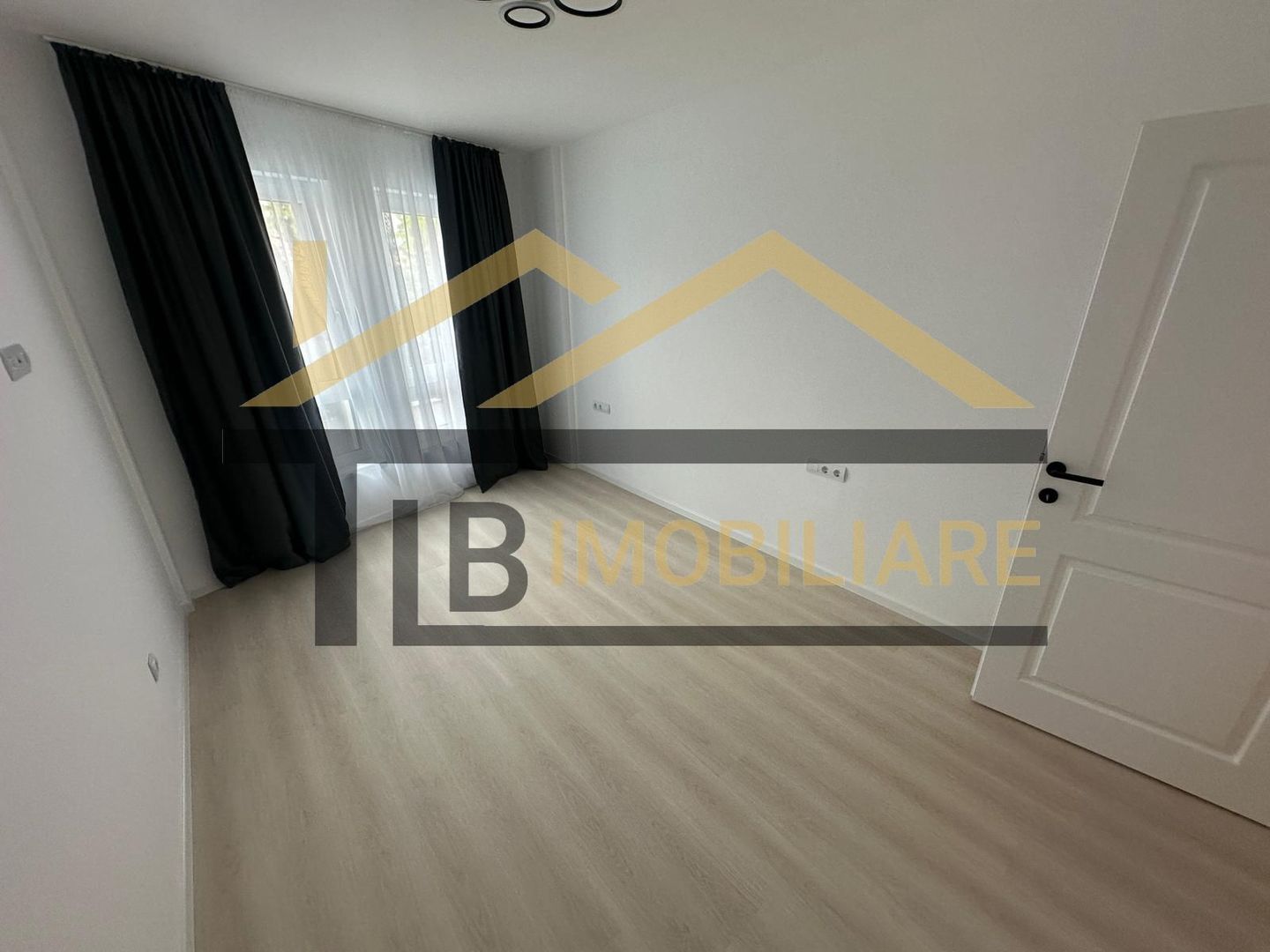 Apartament de 2 camere,65mp, parcare, zona Centrala - Poză 5