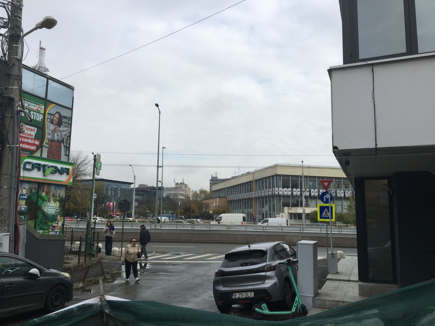 INCHIRIERE - spatiu comercial PIATA SUDULUI - parter, curte, parcare - Poză 15