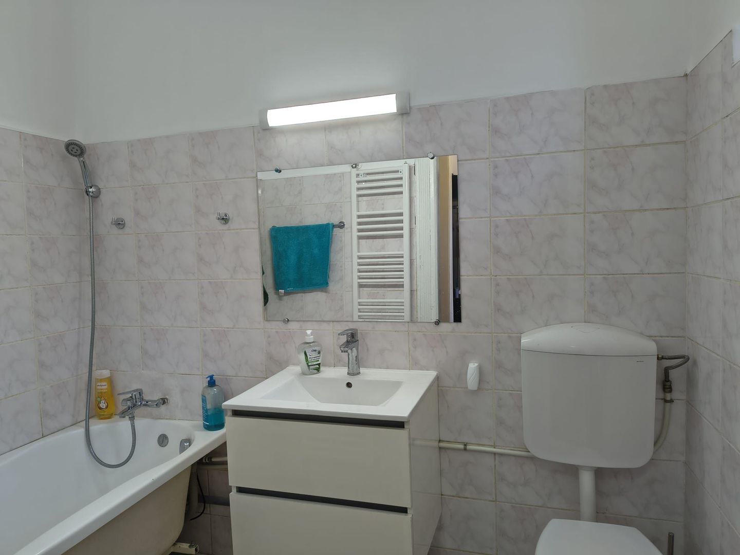 Apartament central, 2 camere, centrala gaz. 390 E/lună. Comision 0 - Poză 11