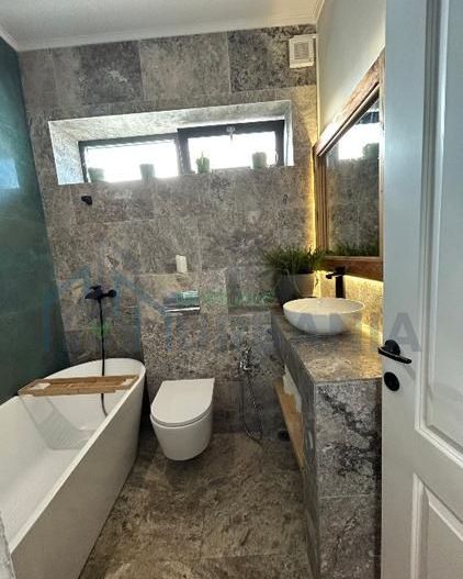 Vilă de lux, zonă premium, finisaje high-end – Iași, zona Tudor Neculai - Poză 12