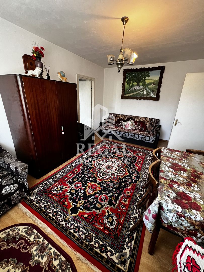 Apartament 2 camere, 43 mp, balcon mare, acoperiș, etaj 4/4 - Poză 2