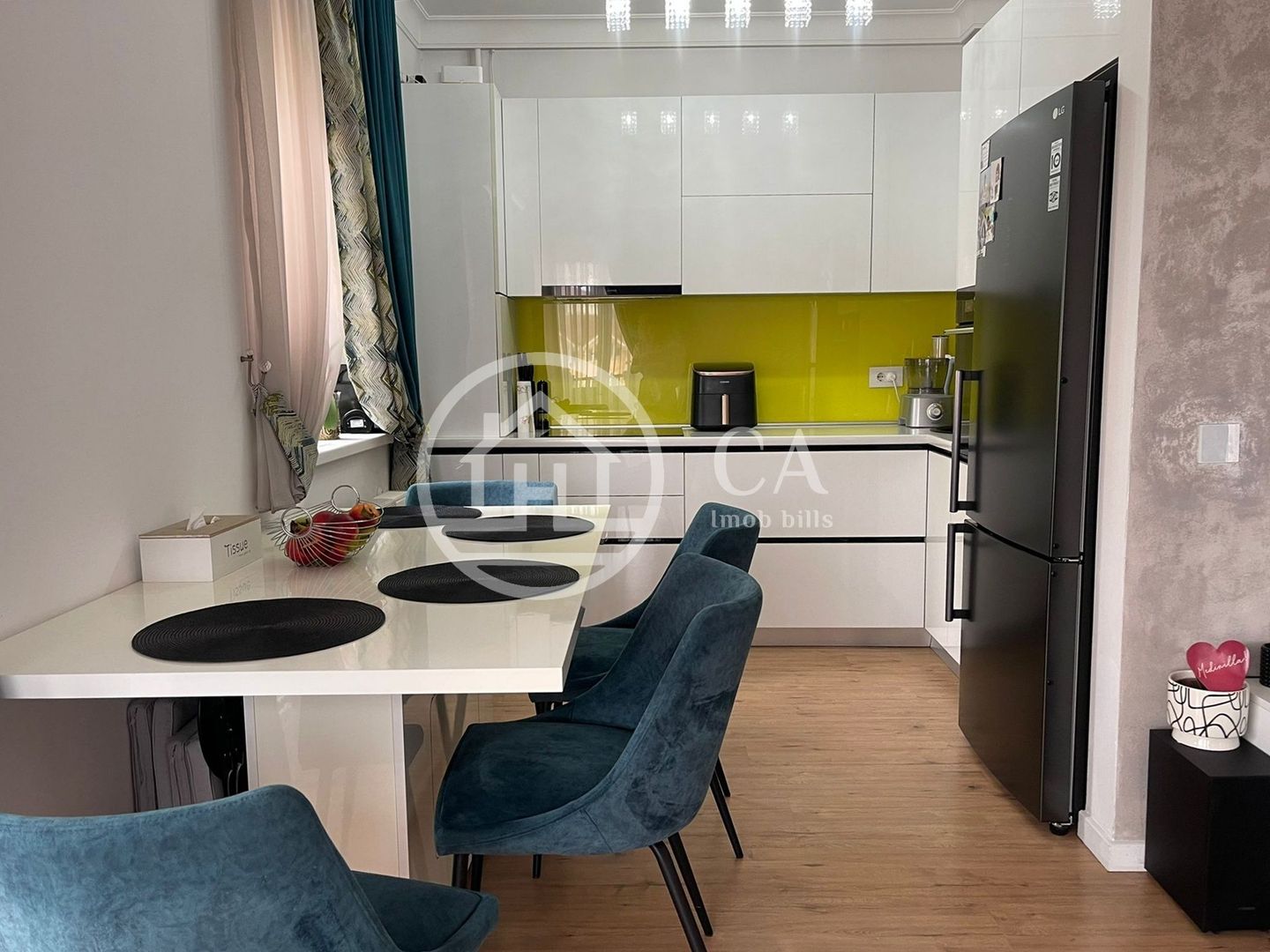Apartament LUX de vanzare cu 3 camere în zona Calea Aradului, Oradea - Poză 4