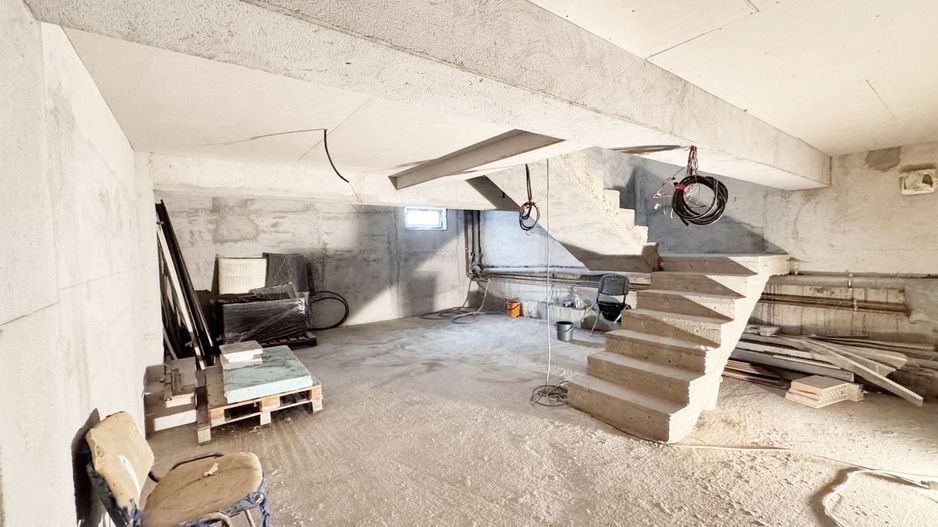 Vilă unică, gata să devină locuința ta de vis, în Livada. - Poză 15