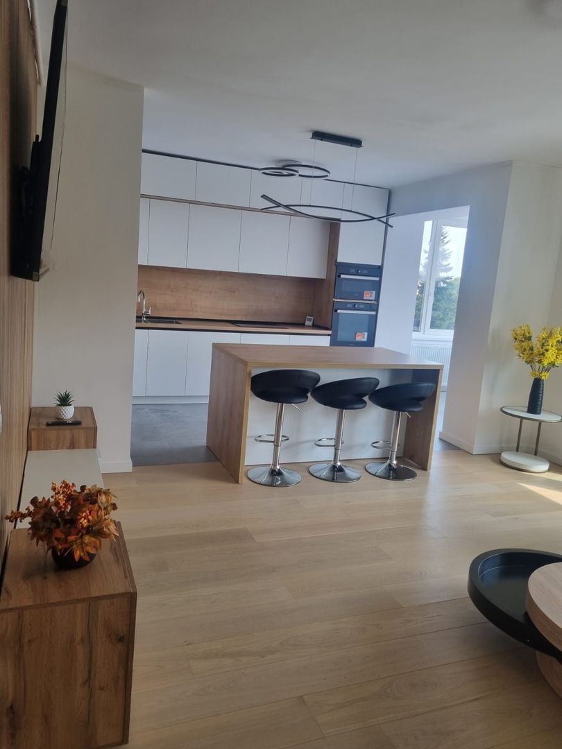 BRASADAS vinde ap 3 cam 4/4 CENTRAL 110mp RENOVAT cu garaj. - Poză 4