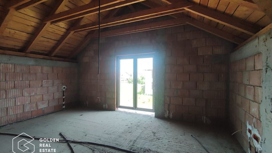 Casa cu teren de 697 mp si 5 dormitoare, Westfield - Poză 4