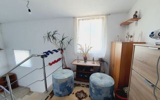 Apartament 3 camere in Cetate cu loc de parcare, curte si boxa - Poză 9